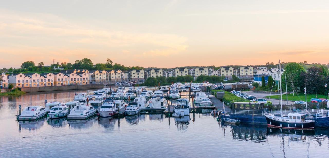 Five Bedroom Waterfront House Carrick on Shannon 外观 照片